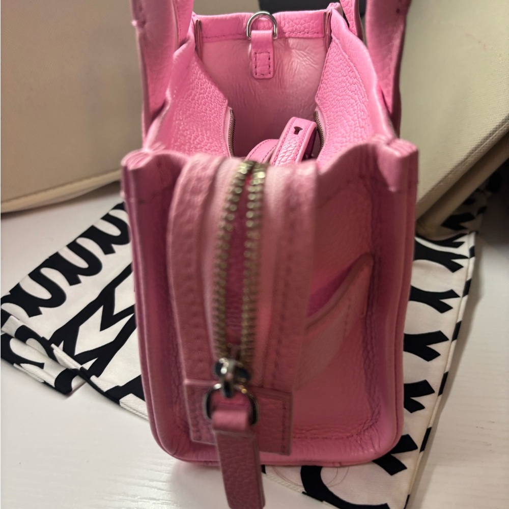 Marc Jacobs Fluro Candy The Leather Crossbody Tote Bag MINI - Picture 6 of 16